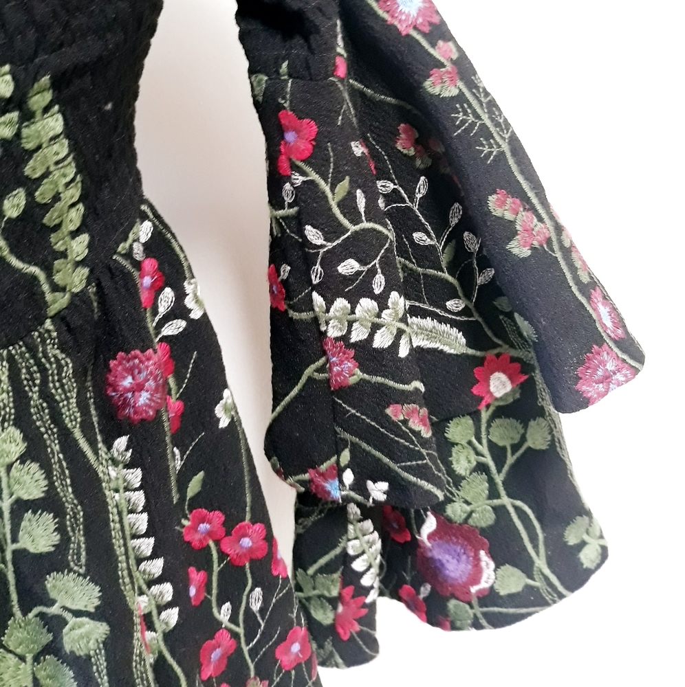 Anthropologie Red Carter Floral Embroidered Smocked Top Bell Sleeves XS - Picture 8 of 12